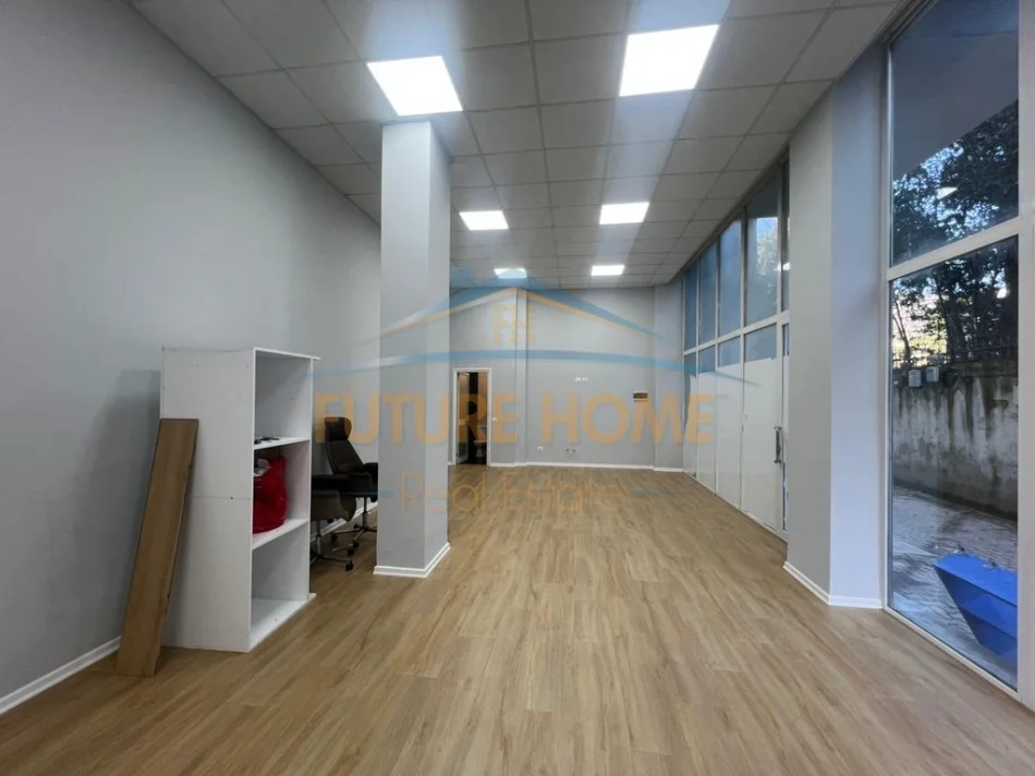 Tirane, shitet ambjent biznesi Kati 0, 59 m² 117.000 € (Fresk)