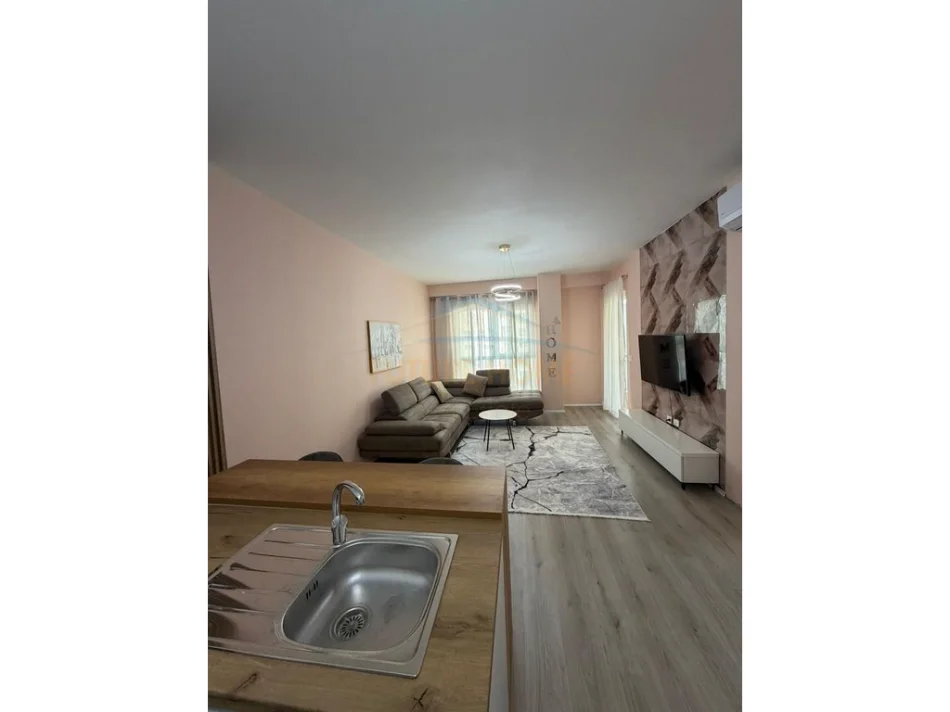 Tirane, shitet apartament 1+1 Kati 4, 73 m² 135.000 € (Kompleksi Aura)