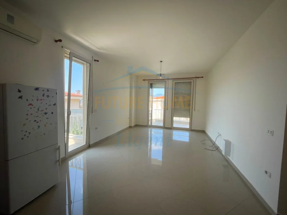 Qera, Apartament 2+1+Post Parkimi, Liqeni Thatë, Tiranë. 0696069906