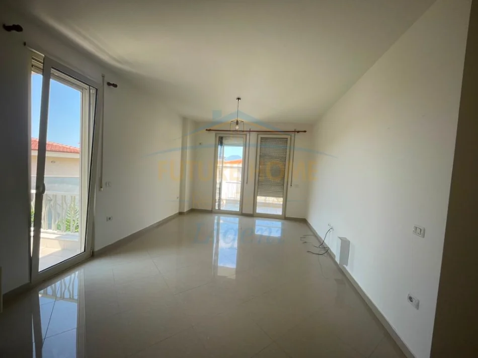 jap me qera apartament 2+1+Ballkon Kati 3, 88 m² 40 000 Leke, (LIQENI I THATE)