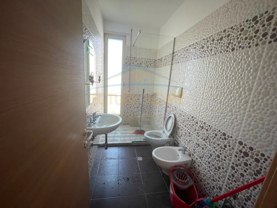 Qera, Apartament 2+1+Post Parkimi, Liqeni Thatë, Tiranë. 0696069906
