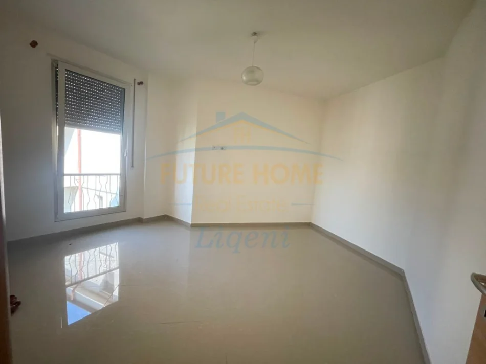 Qera, Apartament 2+1+Post Parkimi, Liqeni Thatë, Tiranë. 0696069906