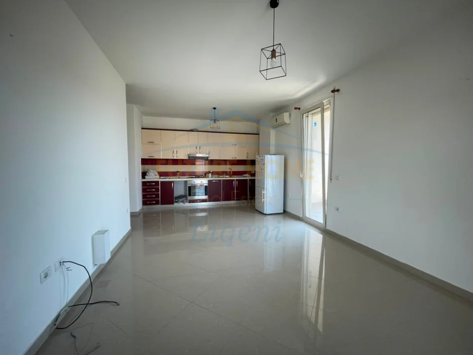 jap me qera apartament 2+1+Ballkon Kati 3, 88 m² 40 000 Leke, (LIQENI I THATE)