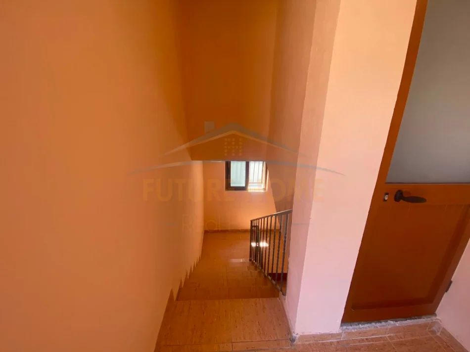 Qira, Apartament 1+1, Pazari i Ri, Tiranë. 50,000 Lekë 0696069906