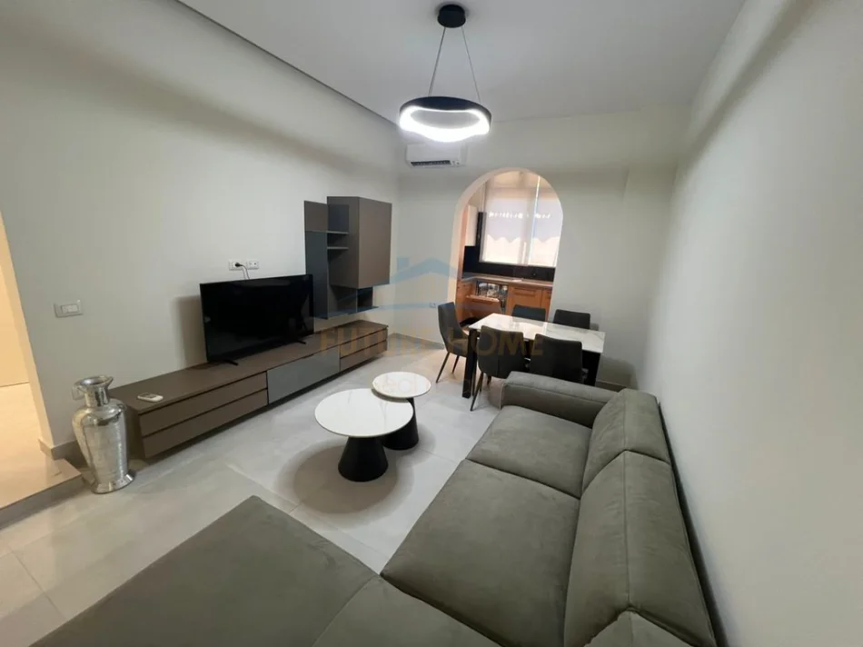 Tirane, jepet me qera apartament 1+1 Kati 3, 58 m² 