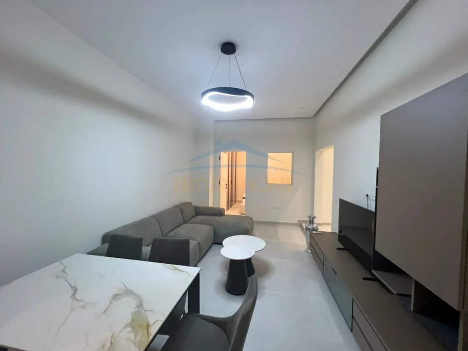 Tirane, jepet me qera apartament 1+1 Kati 3, 58 m² 