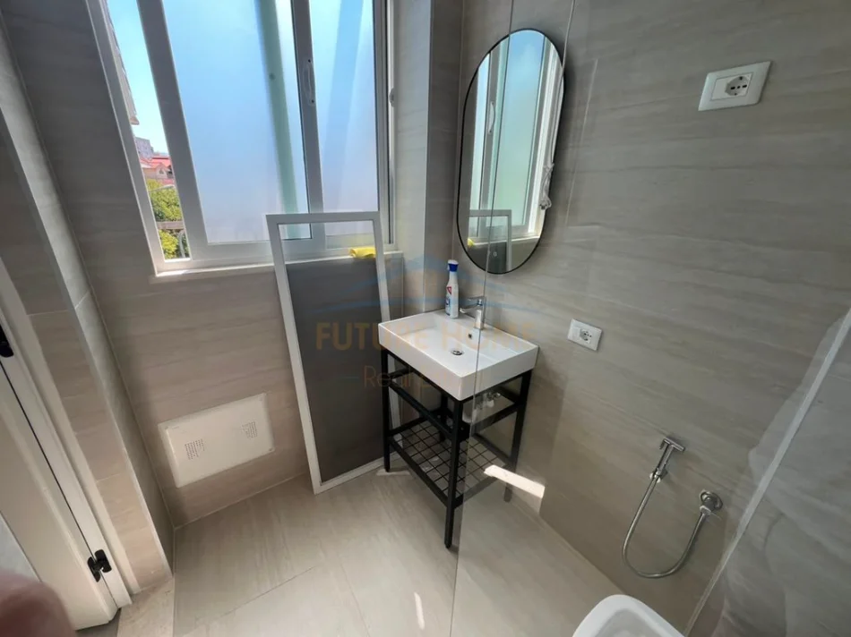 Tirane, jepet me qera garsonier 1+1 , 35 m² 500 € 