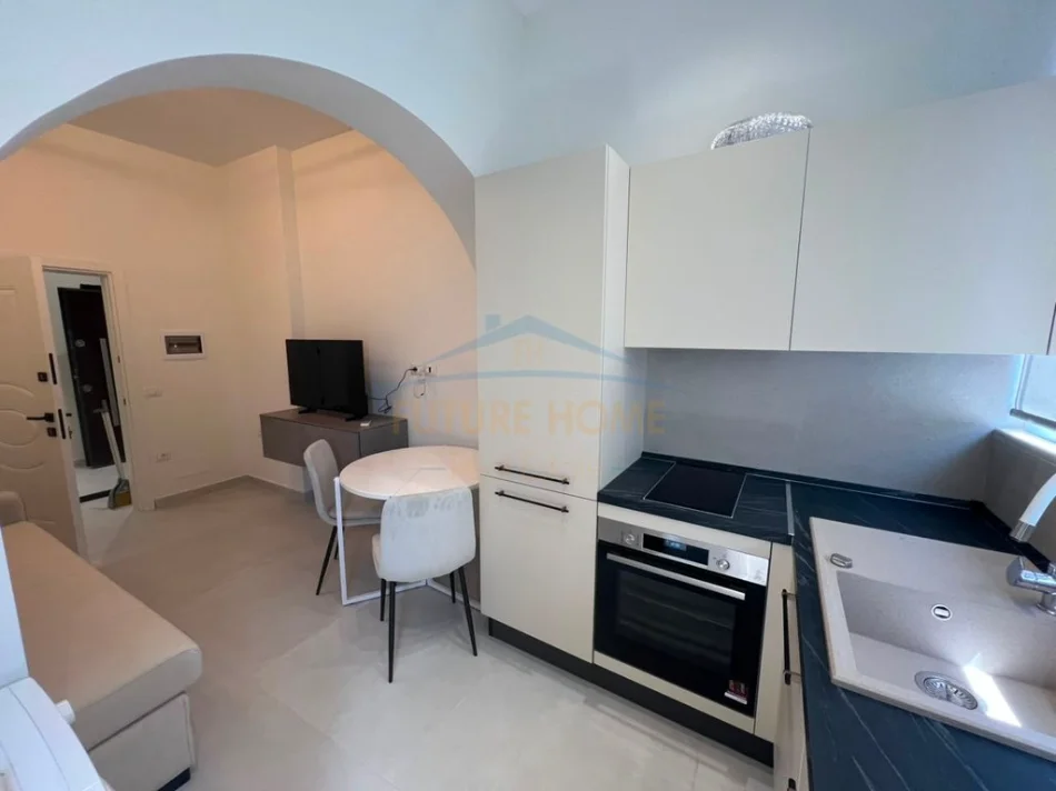 Tirane, jepet me qera garsonier 1+1 , 35 m² 500 € 