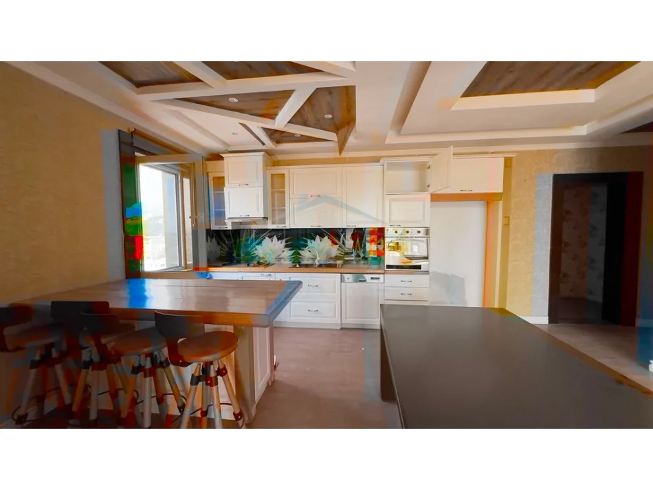 Tirane, shitet apartament 3+1+Ballkon Kati 6, 145 m² 430.000 € 