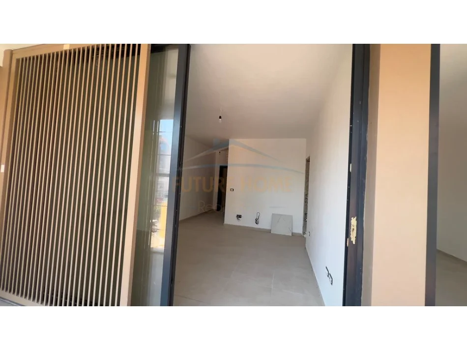 Tirane, shitet apartament 1+1+Ballkon Kati 4, 85 m² 260.000 € (SELVIA)