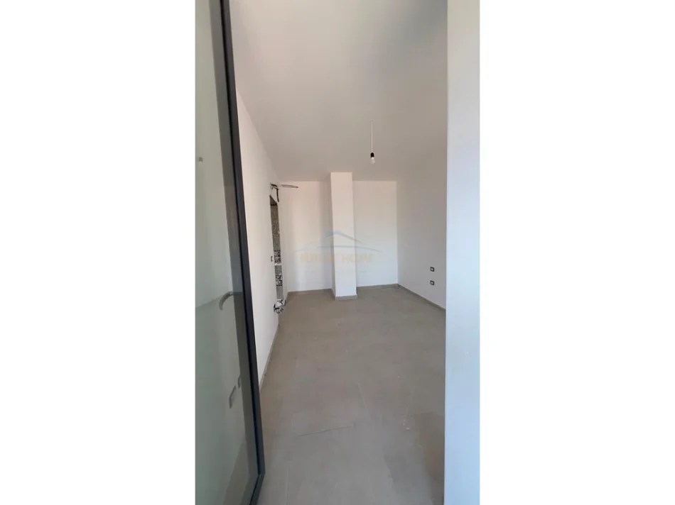 Tirane, shitet apartament 1+1+Ballkon Kati 4, 85 m² 260.000 € (SELVIA)