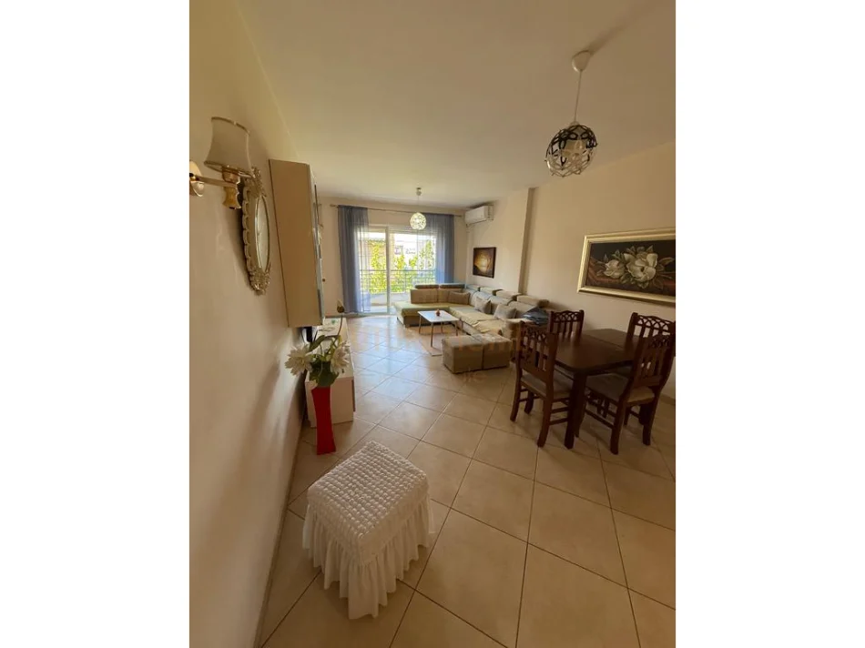 Tirane, jepet me qera apartament 3+1+Ballkon Kati 1, 113 m² 760 € (Ferit Xhajko)