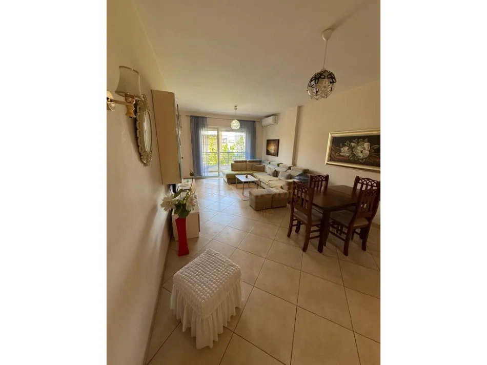 Tirane, jepet me qera apartament 3+1+2+Ballkon Kati 1, 113 m² 760 € (Ferit Xhajko)