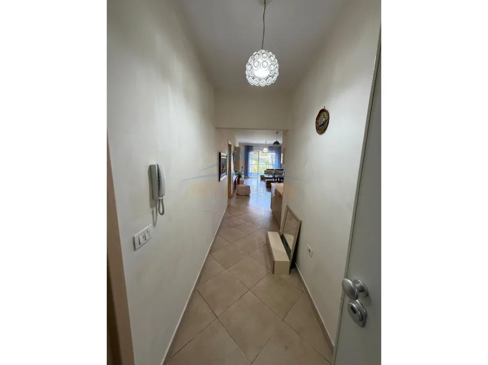 Tirane, jepet me qera apartament 3+1+Ballkon Kati 1, 113 m² 760 € (Ferit Xhajko)
