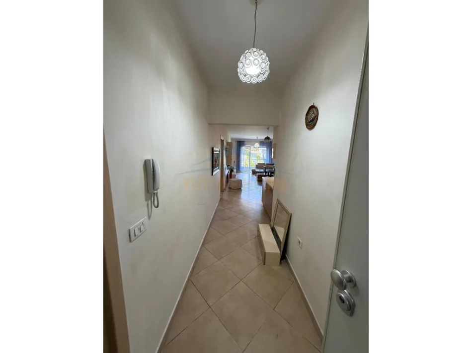 Tirane, jepet me qera apartament 3+1+2+Ballkon Kati 1, 113 m² 760 € (Ferit Xhajko)