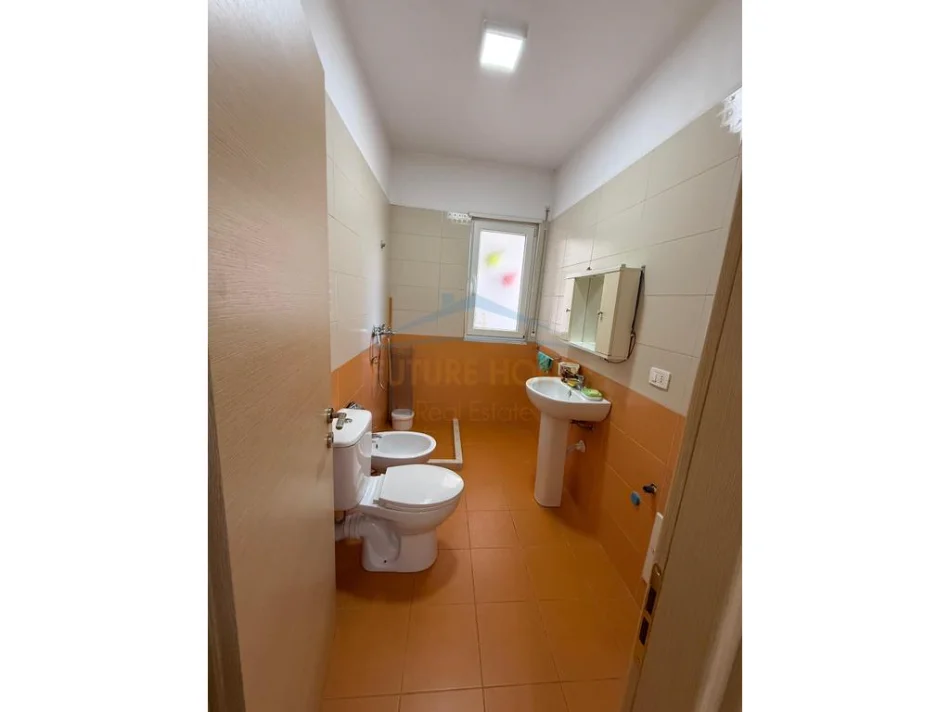 Tirane, jepet me qera apartament 3+1+Ballkon Kati 1, 113 m² 760 € (Ferit Xhajko, Tirane)