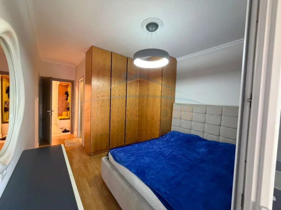 Tirane, shitet apartament 2+1 Kati 4, 123 m² 360.000 € (KOMUNA E PARISIT kika 1)