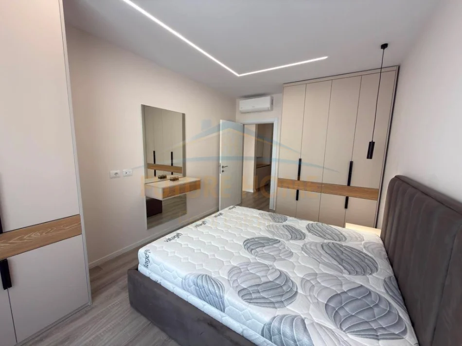 Tirane, jepet me qera apartament 1+1+Ballkon Kati 4, 78 m² 700 € (Kompleksi E88, Rruga Dritan Hoxha)