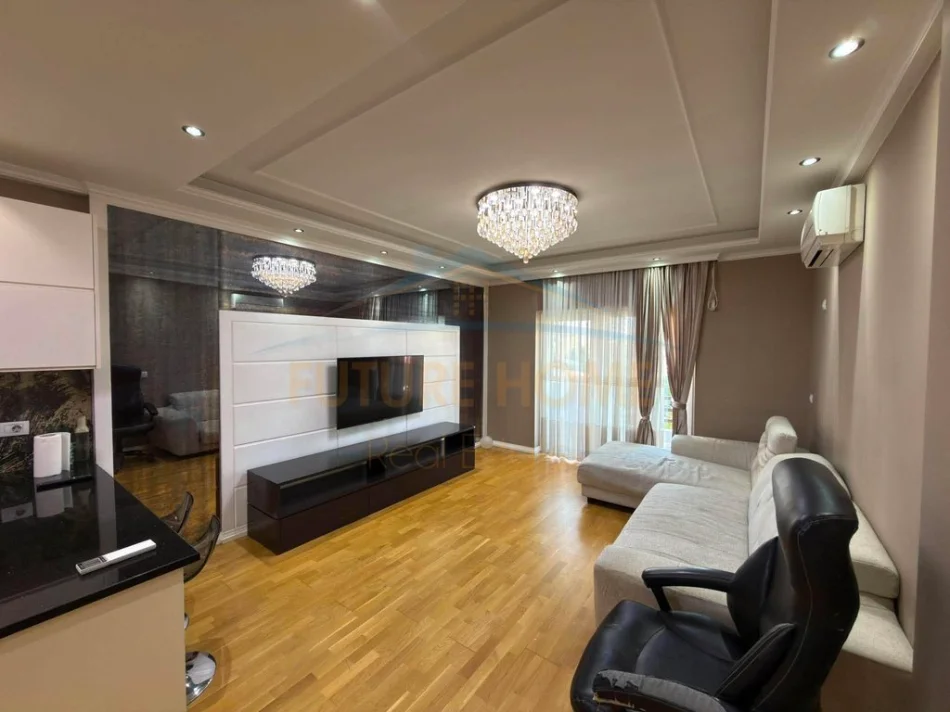 Tirane, jepet me qera apartament 2+1 Kati 3, 89 m² 500 € (Unaza e Re)