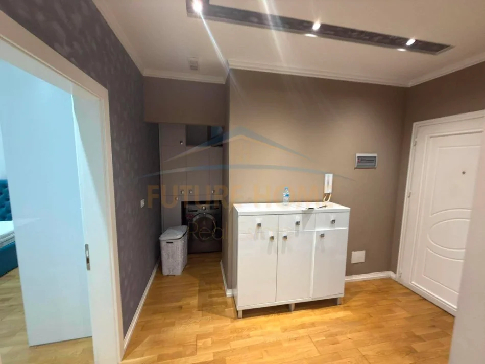 Tirane, jepet me qera apartament 2+1 Kati 3, 89 m² 500 € (Unaza e Re)