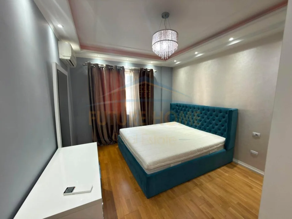 Tirane, jepet me qera apartament 2+1 Kati 3, 89 m² 500 € (Unaza e Re)