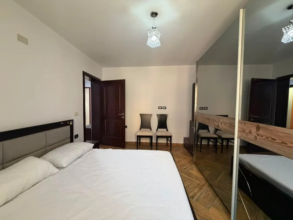 Tirane, jepet me qera apartament 2+1 Kati 3, 69 m² 600 € (21 Dhjetori)
