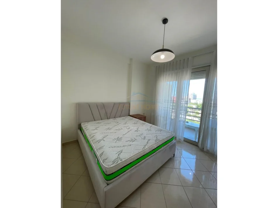 Tirane, jepet me qera apartament 1+1+Post Parkimi,  Kati 4, 75 m² (Rruga Karl Gega, Stacioni i Trenit) Kontaktoni per Cmimin