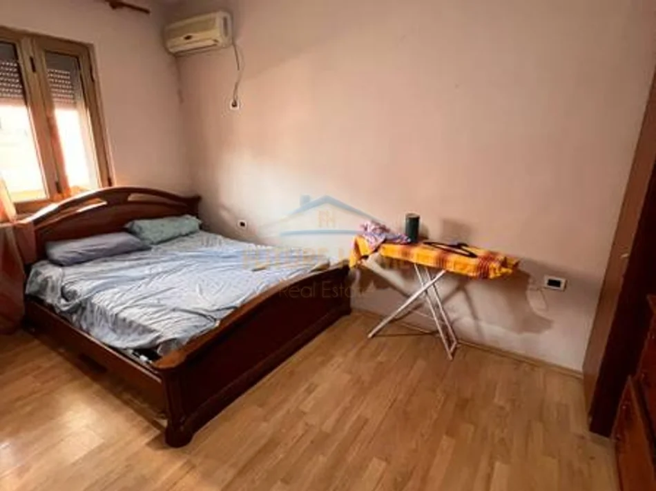 Shitet, Apartament 2+1 me Papafingo, Ambasada Amerikane 0696069906