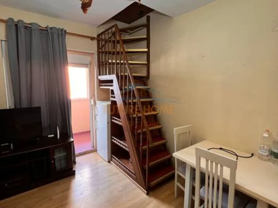 Shitet, Apartament 2+1 me Papafingo, Ambasada Amerikane 0696069906