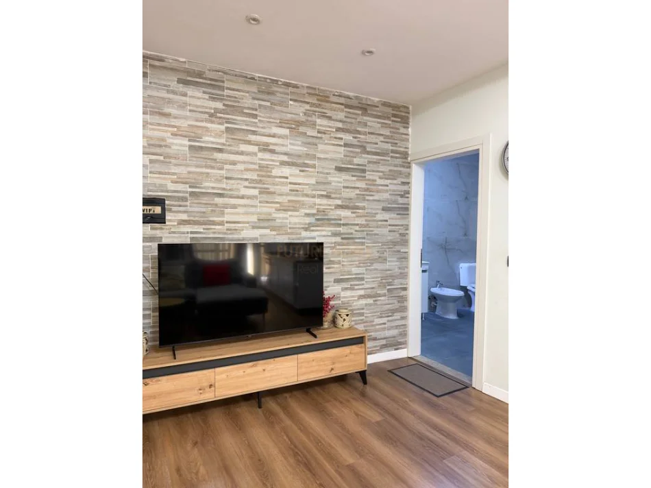 shitet apartament 2+1+Ballkon Kati 1, 100 m² 230.000 € (RRUGA E DIBRES)