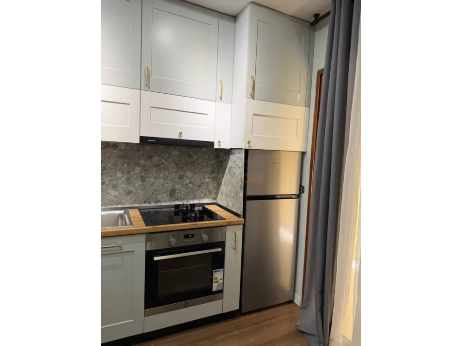 Shitet, Apartmament 2+1, Rruga e Dibres, Tirane 0696069906