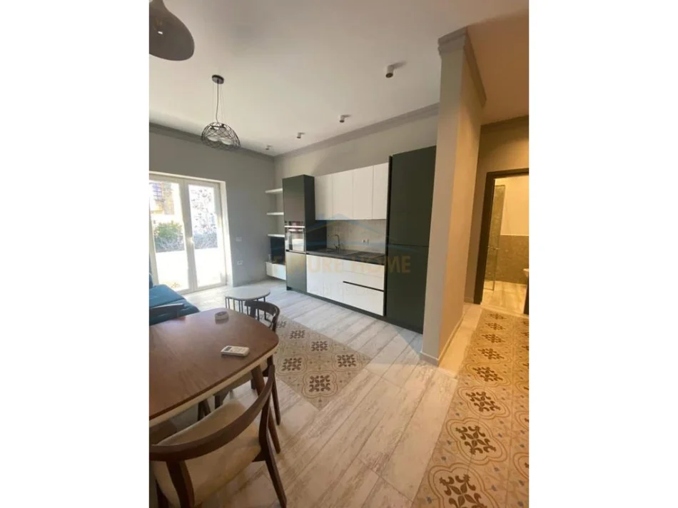 Tirane, jepet me qera apartament 2+1 Kati 2, 65 m² 700 € (Rruga e Durrësit)