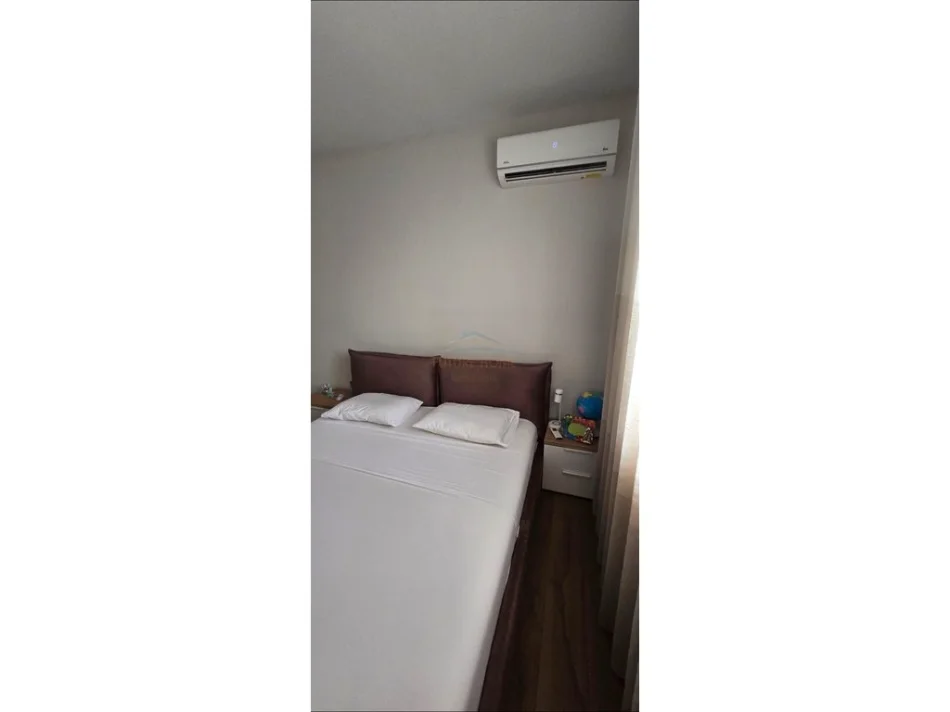 Tirane, jepet me qera apartament 2+1+Ballkon Kati 1, 130 m² 600 € (Allias)