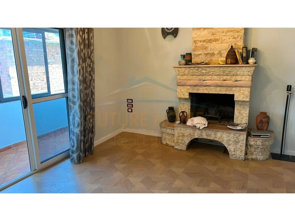 Shitet apartament 3+1+Ballkon Kati 3, 80 m² 150 MLION LEKE (UNAZA E VOGEL)