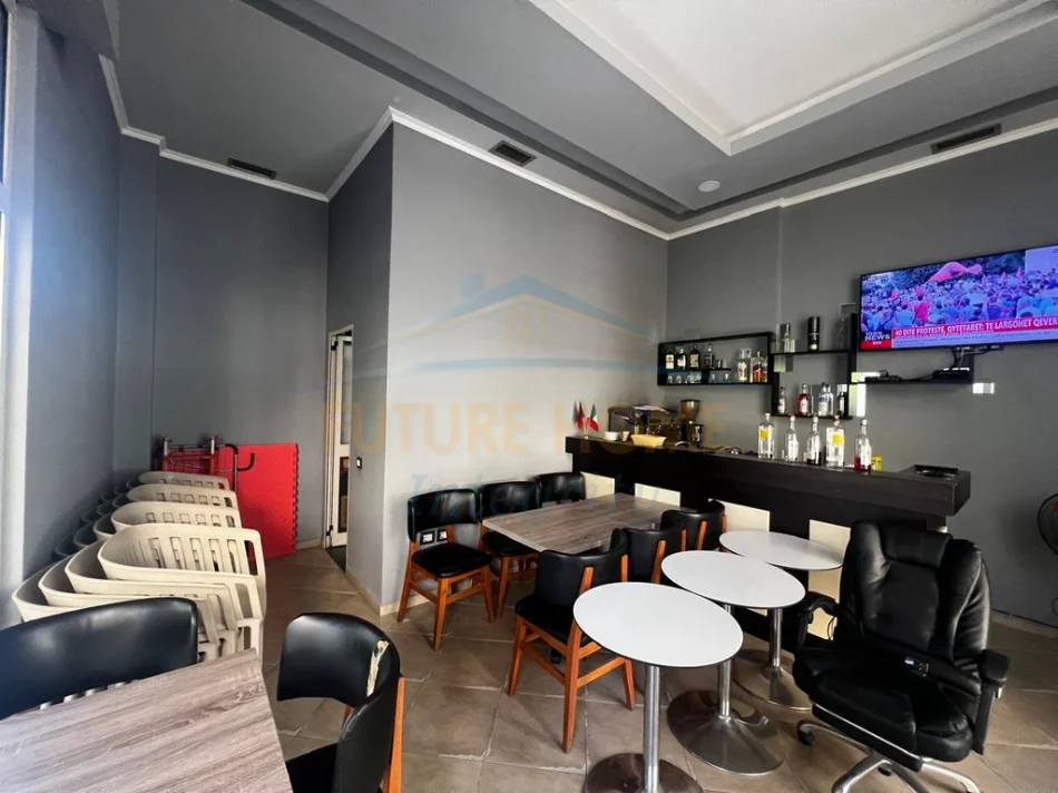 Shitet, Ambient Biznesi, Rruga Jordan Misja, Tiranë. 0696069906