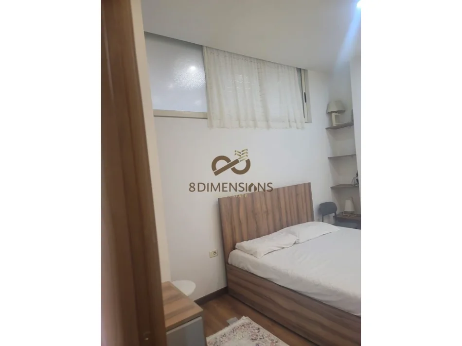 Tirane, jepet me qera apartament 1+1+Ballkon Kati 1, 62 m² 600 € (qender)