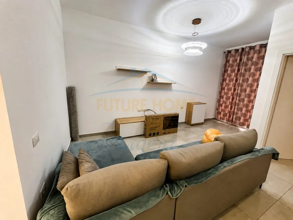 Shitet, Apartament 1+1, Kopshti Botanik, Tirane. 0696069906