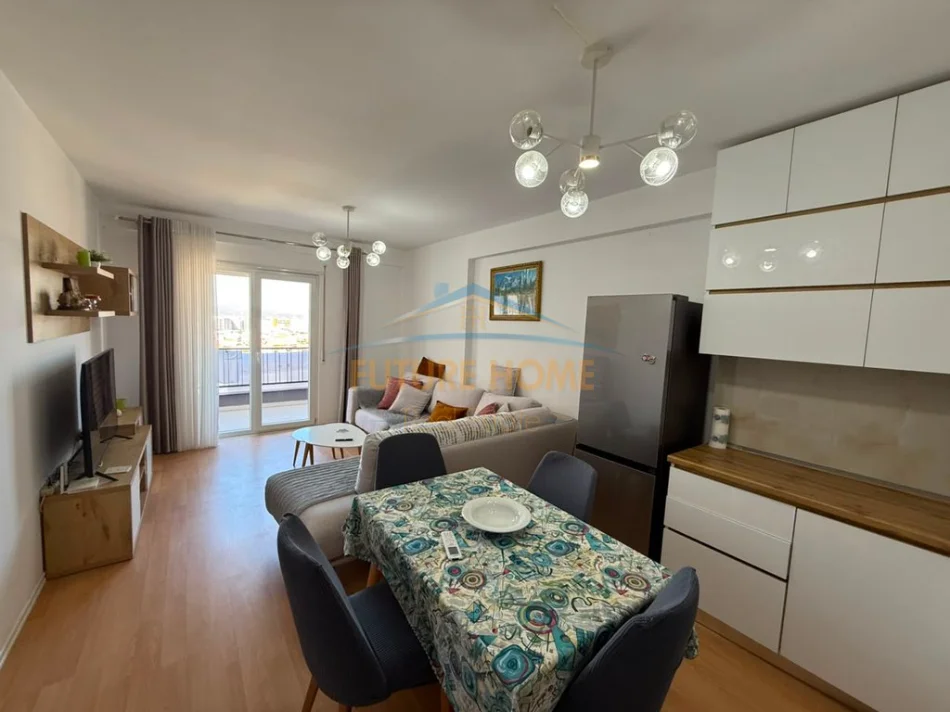 Qera, Apartament 2+1+2, Rruga 5 Maji, Tiranë  65,000 Lekë 0696069906