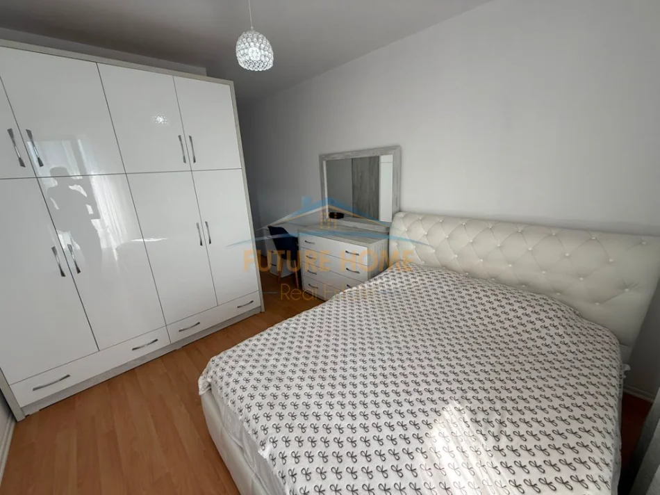 Tirane, jepet me qera apartament 2+1 Kati 9, 99 m² 650 € (Rruga 5 Maji)