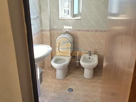 Tirane, shitet apartament 2+1 Kati 4, 65 m² 158.000 € (21 Dhjetori)