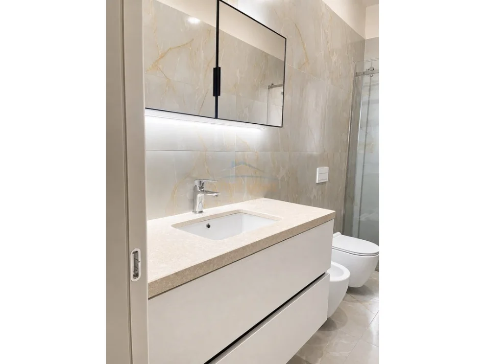 Tirane, shitet apartament 3+1 Kati 7, 157 m² 650.000 € 