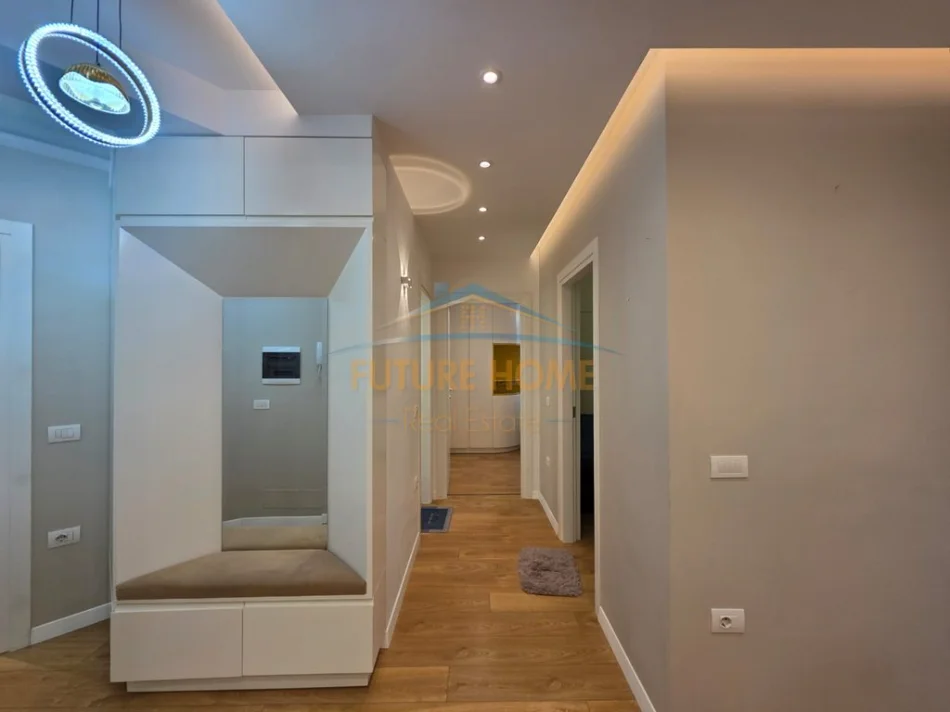 Tirane, jepet me qera apartament 2+1+Ballkon Kati 3, 95 m² 950 € 