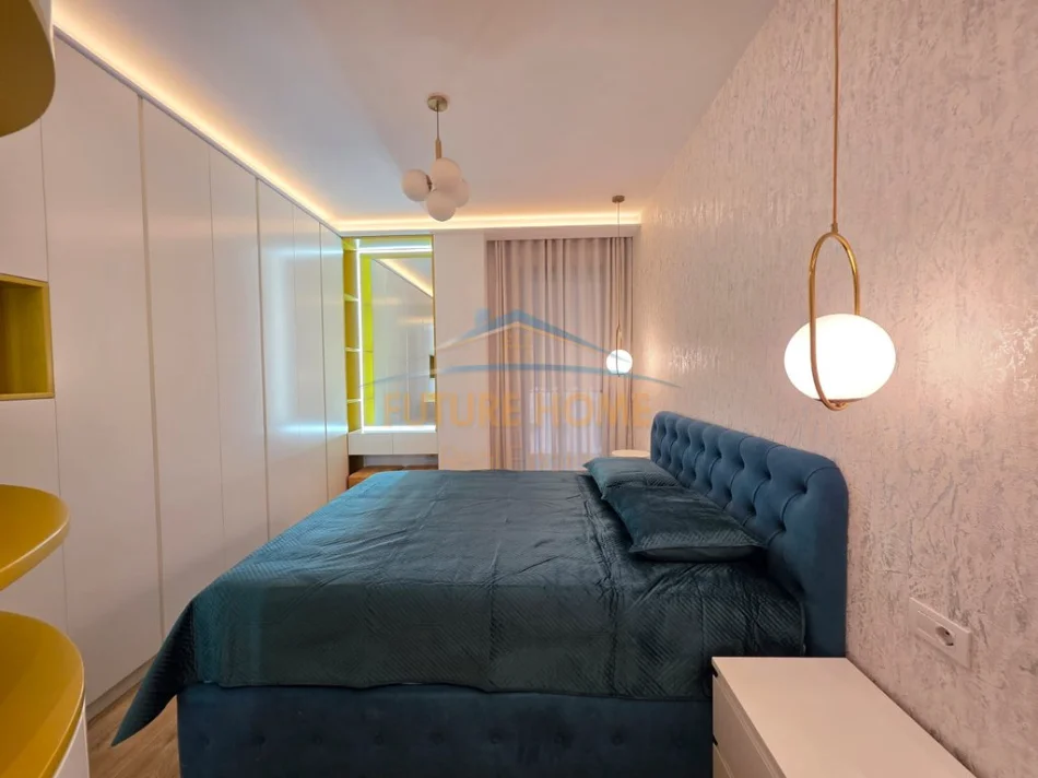 Tirane, jepet me qera apartament 2+1 Kati 3, 95 m² 950 € (ish parku)