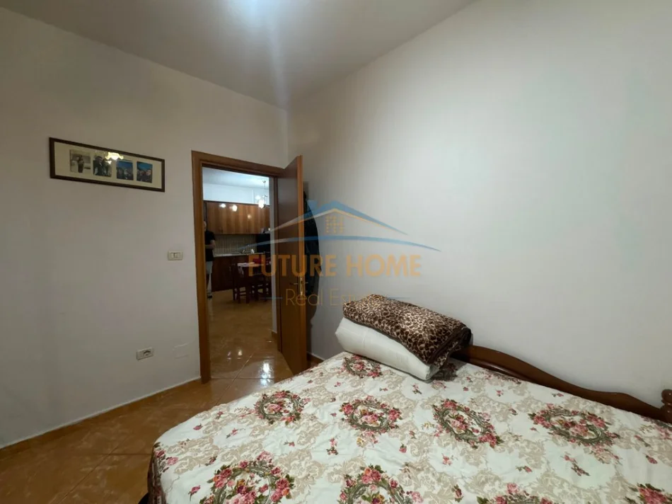 Tirane, shitet apartament 1+1+Ballkon Kati 4, 56 m² 110.000 € (UNAZA E RE)