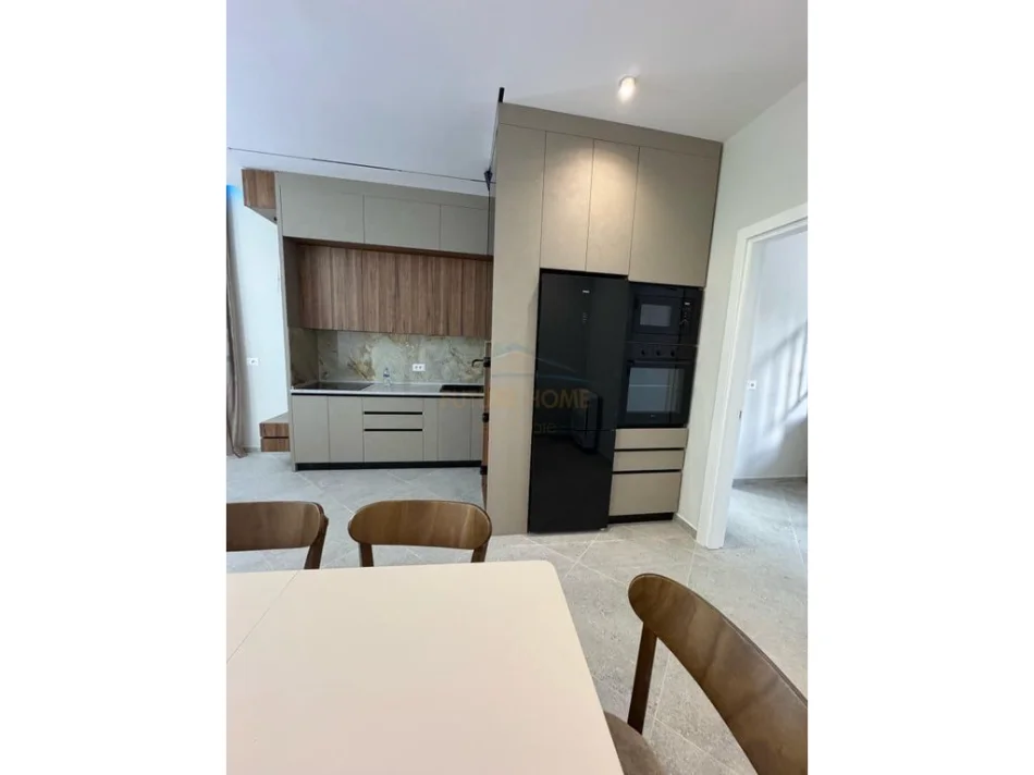 Tirane, jepet me qera Vile Vile 2 Katshe Kati 0, 200 m² 1.500 € (teg)