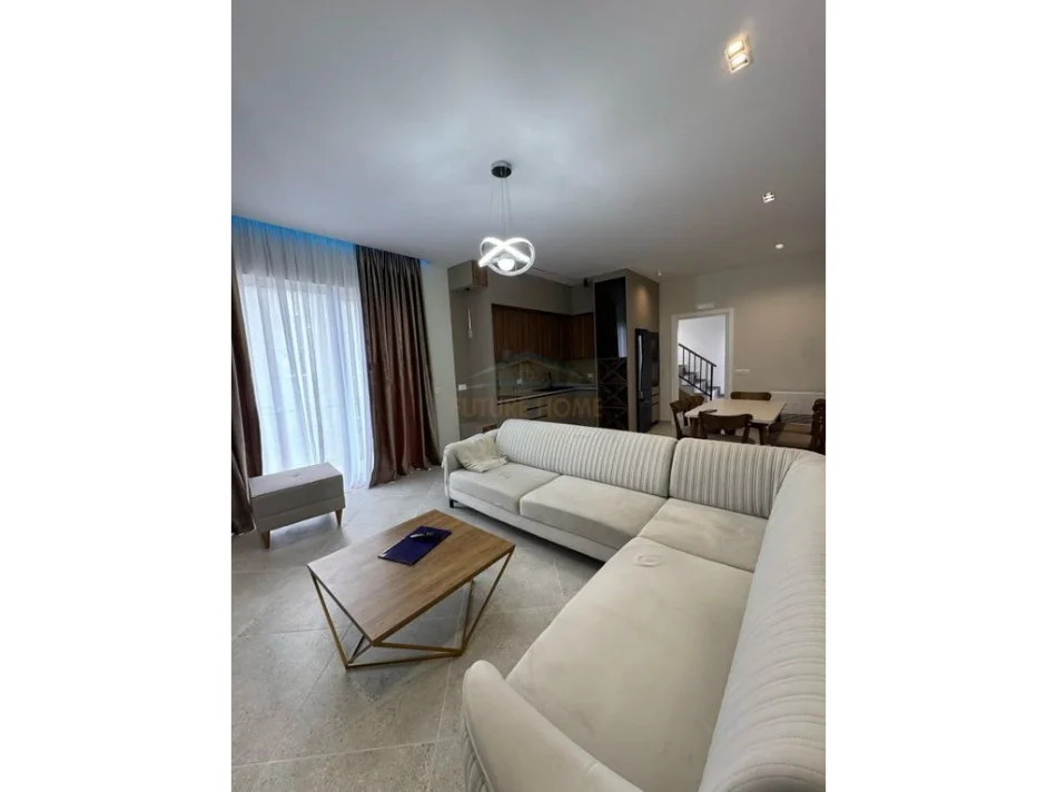 Tirane, jepet me qera Vile Vile 2 Katshe Kati 0, 200 m² 1.500 € (teg)