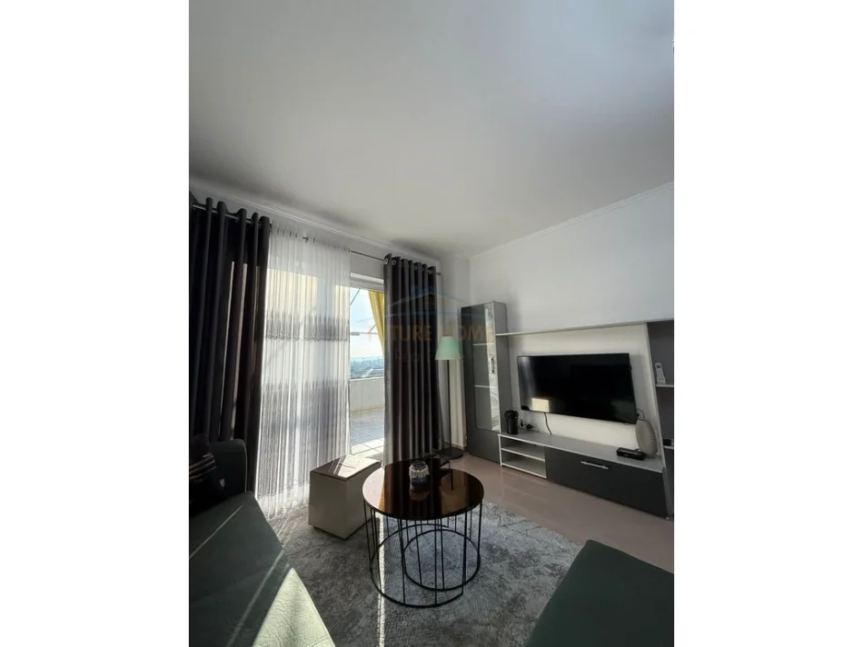 Tirane, jepet me qera apartament 2+1 Kati 8, 115 m² 700 € (Rruga 5 Maji)