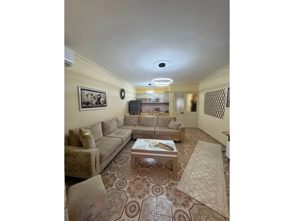 Tirane, jepet me qera apartament 2+1 Kati 2, 66 m² 650 € (ASIM VOKSHI)