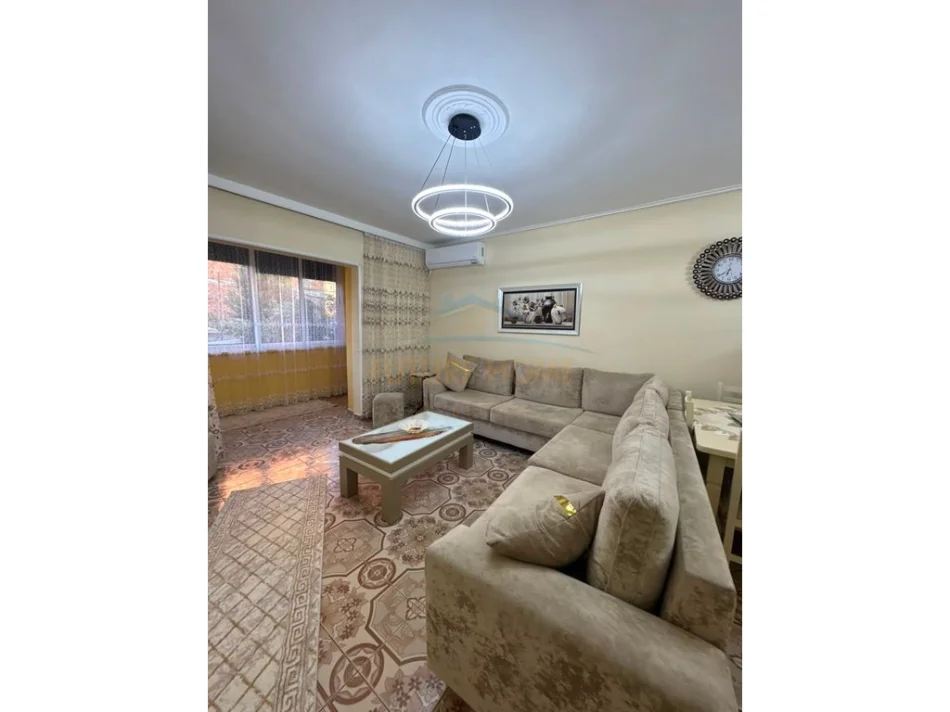 Tirane, jepet me qera apartament 2+1 Kati 2, 66 m² 650 € (ASIM VOKSHI)