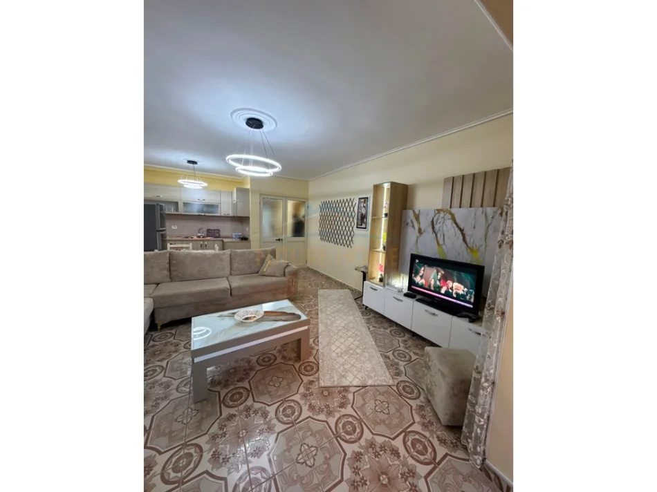 Tirane, jepet me qera apartament 2+1 Kati 2, 66 m² 600 € (RRUGA ASIM VOKSHI)